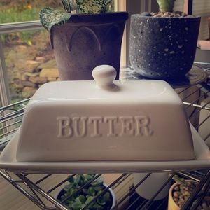 BELL MAISON Xtra large butter dish, NWOT
